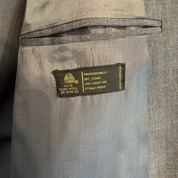 Bret Lawrence 2 button Suit Jacket - Picture 5 of 6